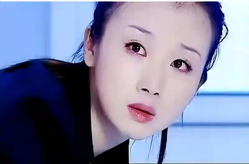 孙菲菲旧事重提？女星走红前的辛酸事盘点：赵丽颖被孤立、杨幂挨巴掌