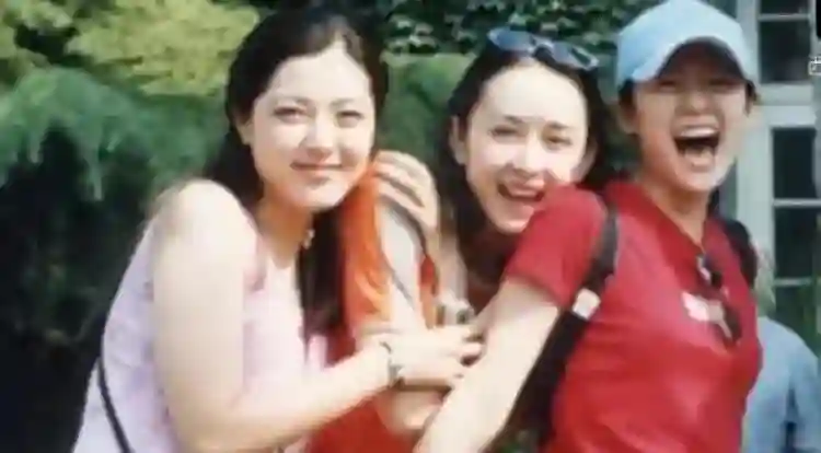 面相全变了！再看46岁章子怡大学合影，才知骨相和皮相老去的差距