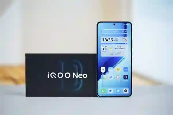 最强2K直屏手机！iQOO Neo10 Pro+图赏