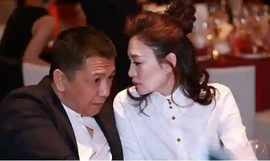 女演员与他同居5年，将美好的年华都给了他，他却选择和闺蜜结婚