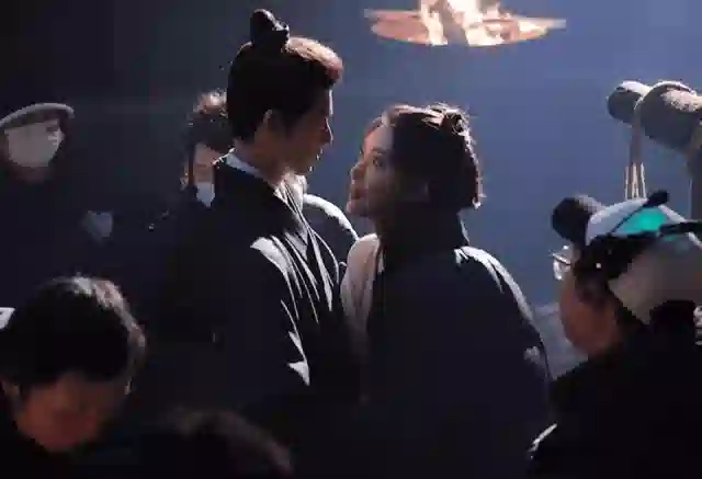不知道的还以为你俩官宣结婚了…