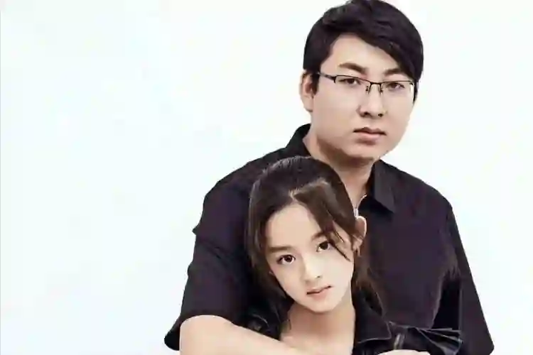 小明星一副耳环，扯出“雅安震后重建”，受害人直言自家掏了30万