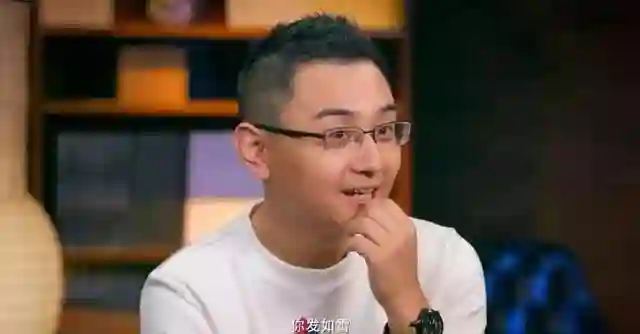 窦文涛与鲁豫王菲俞飞鸿传绯闻，55 岁为何仍单身？