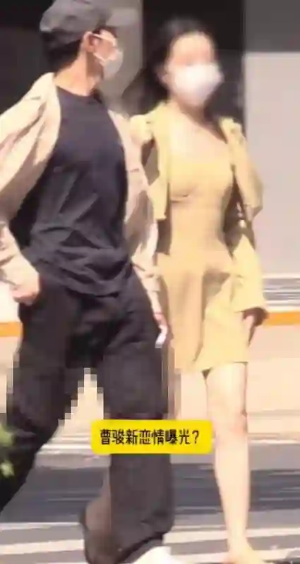 曹骏陪女友看病新恋情曝光！小鸟依人比蓝盈莹合适，帮开车门好甜