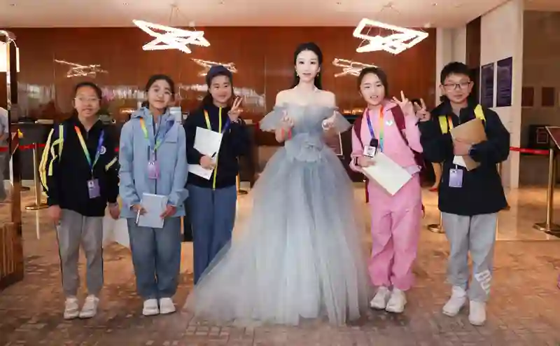争奇斗艳的北影节红毯女明星们