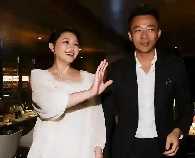 反转了？具俊晔去大S墓地被高以翔粉丝偶遇，称具俊晔也是可怜人