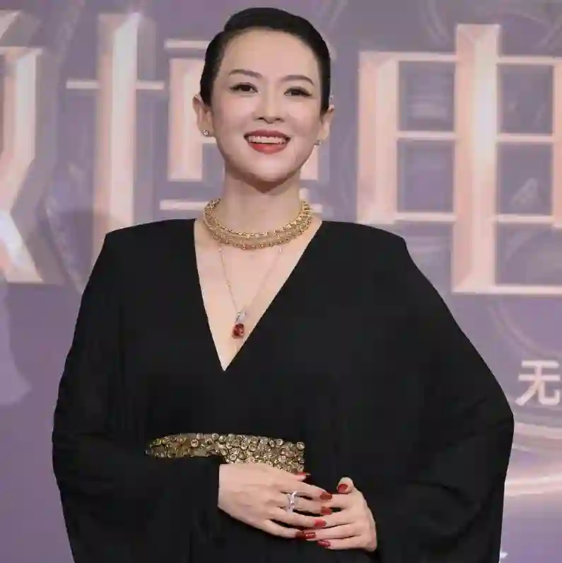 红毯生图来了！章子怡富态十足，钟楚曦过于瘦，金晨变化明显