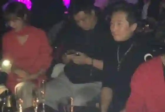 刺激！洪金宝儿媳被曝出轨一拖三？曝夫妻双双出轨洪金宝不准离