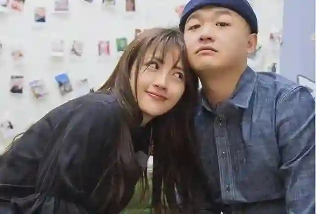 包贝尔：曾同时谈7个女友，娶学妹包文婧，如今生二胎很幸福
