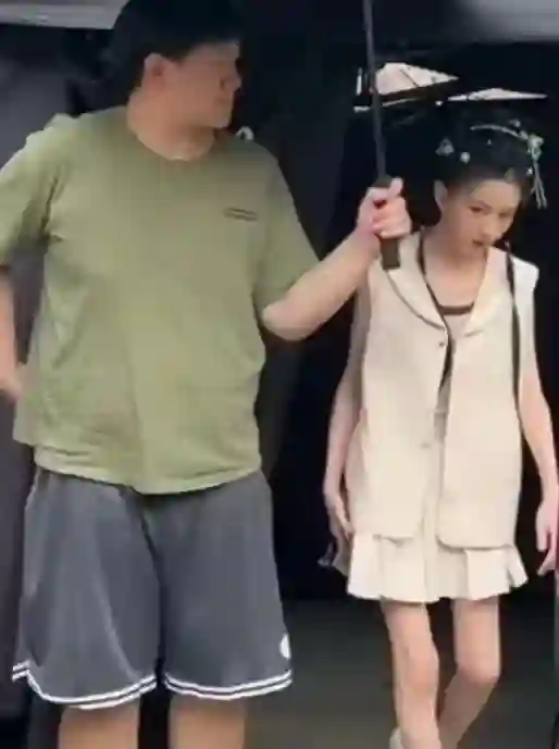 蒋欣减肥被怼，宋祖儿瘦成杆，内娱“病态”审美被马丽一句话戳穿