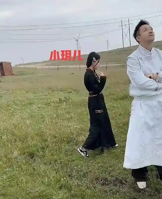 明星带娃过暑假，孙俪一家上山下海，董璇女儿跳舞惊艳，钟丽缇女儿似明星