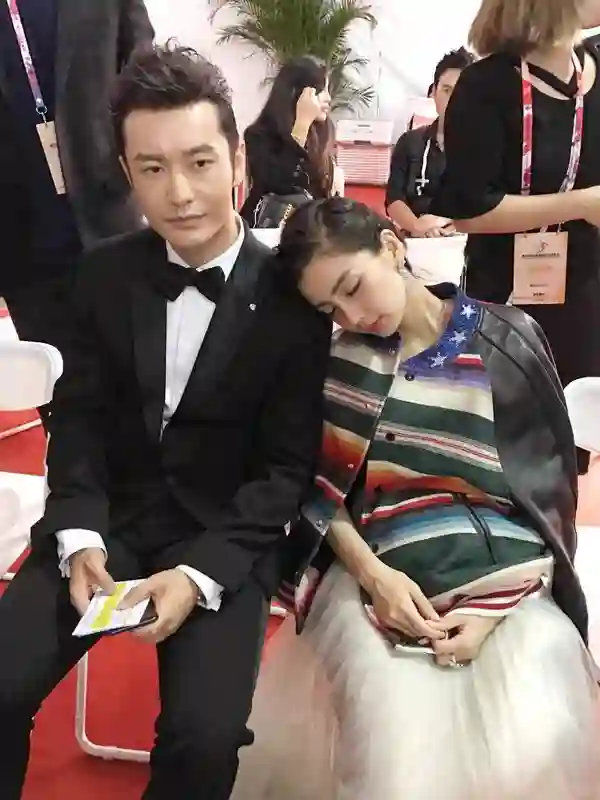 今非昔比！杨颖近照曝光，身材走样，小肚腩惹关注