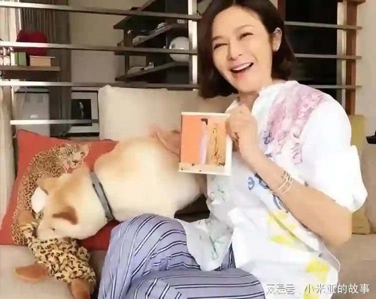 住着上亿豪宅，却无儿无女靠弟弟养老，63岁的关之琳后悔了吗