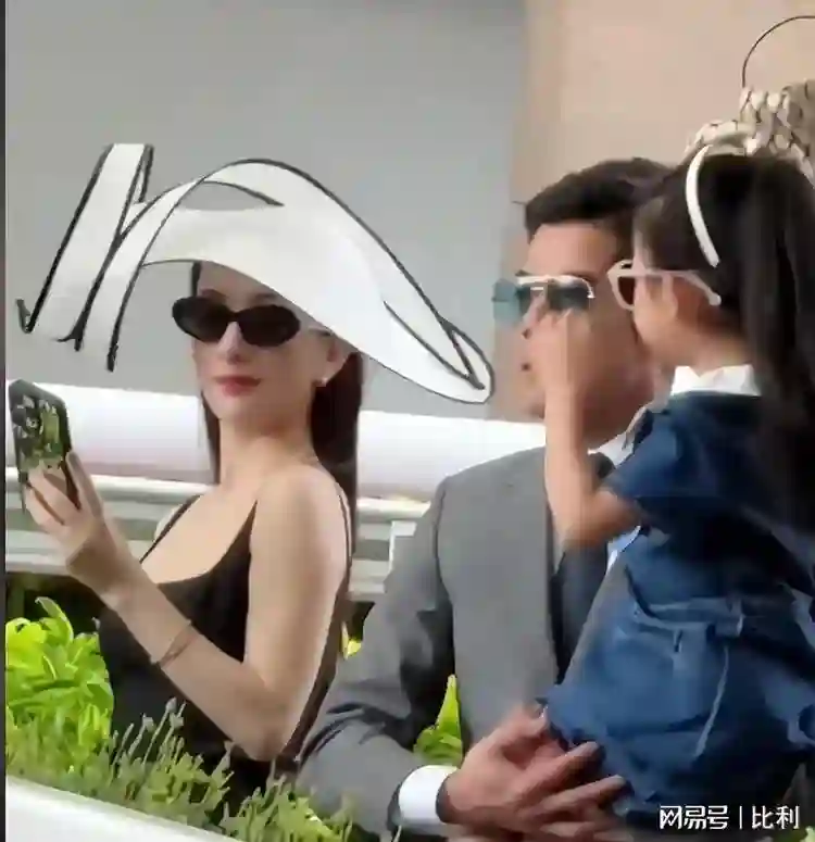 郭富城一家亮相马场：女儿高清正面曝光，方媛小腹微凸引三胎猜测
