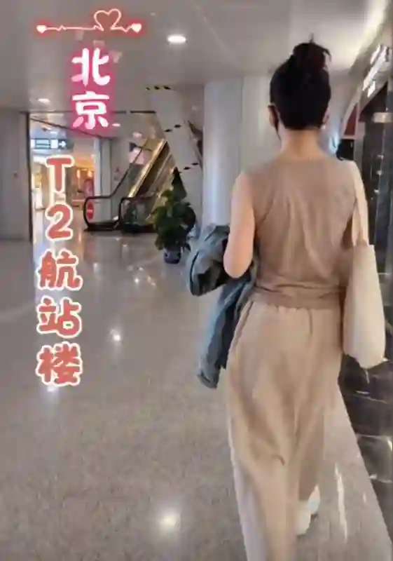 付笛生夫妇空降成都，专门从北京前往吃面，日子过得太潇洒