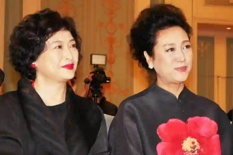 演员许娣：长相端庄秀丽，与丈夫恩爱43载，儿子儿媳都是圈内人