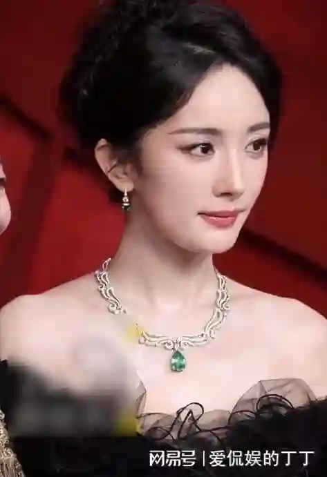 上海芭莎生图太真实，林志玲皮包骨，宋佳嫩了，被压轴的杨幂抢镜