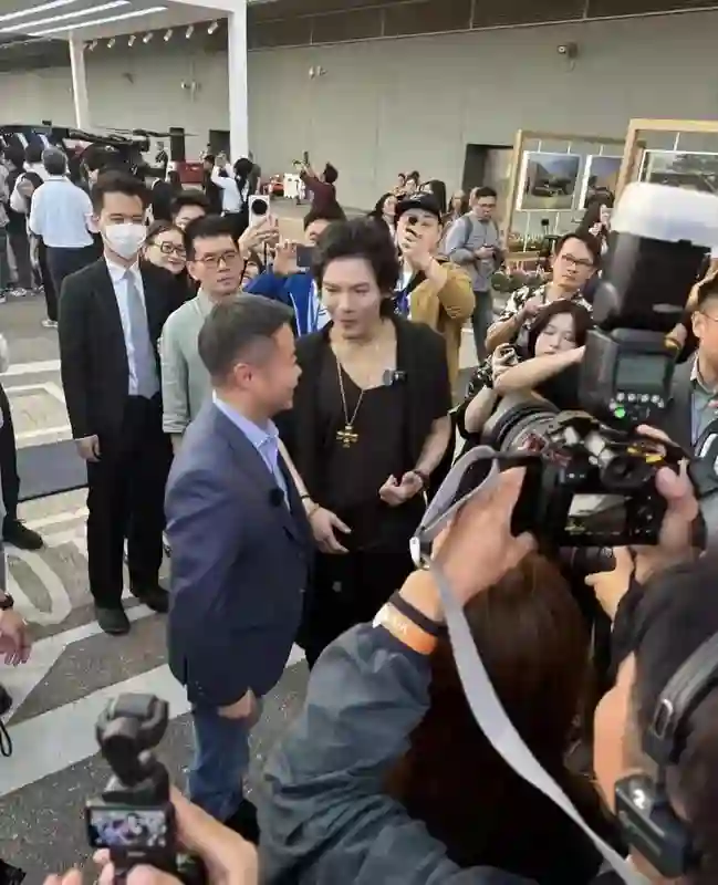 向佐似乎整容失败，根本没眼看，郭碧婷血亏，这根本不是钱的事!