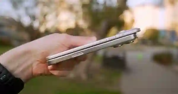 苹果iPhone 17全系机模上手：Air新机薄到极致