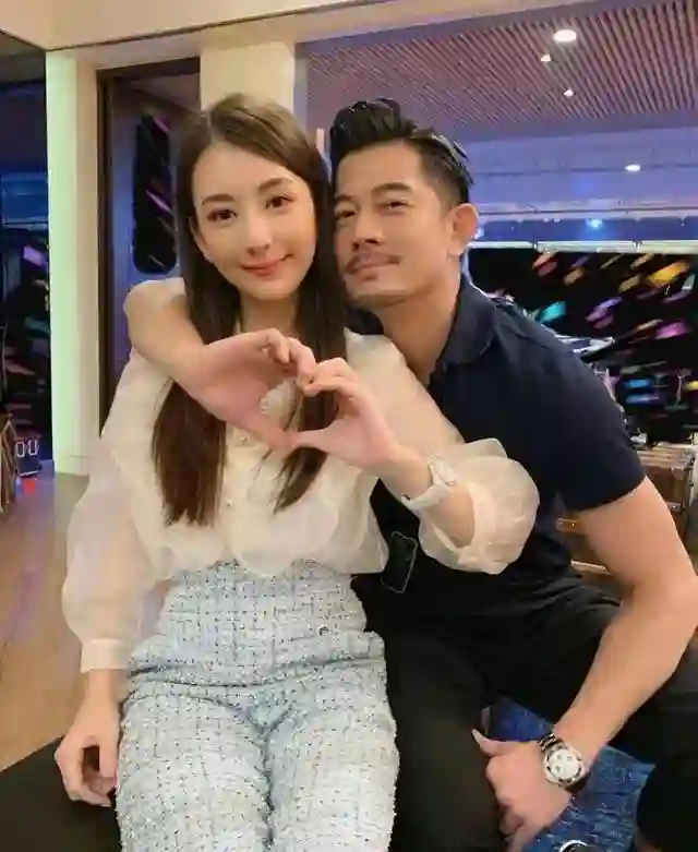 郭富城很爱带方媛出席各大场合，总是一家人大大方方整整齐齐出来