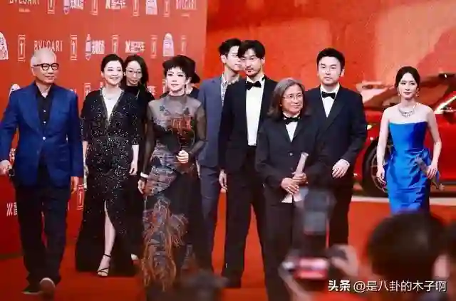 看杨幂小心翼翼还是会“踩坑”，才明白赵丽颖“不合群”有多清醒