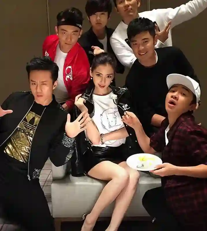 离婚3年杨颖又传绯闻，这次黄晓明的态度，没有给前妻留一丝体面