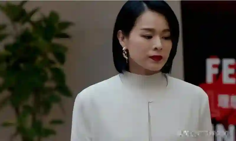 “整容脸”入侵电视剧！秒变大型翻车现场，胡杏儿怎么变成这样了