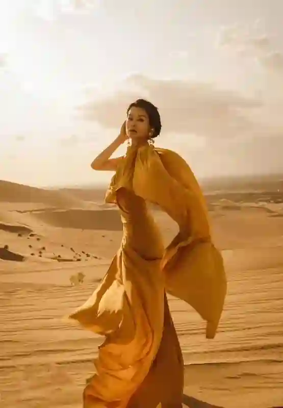 胡杏儿被李乘德养了10年，面相体型变化巨大：这还是猪扒脸吗？