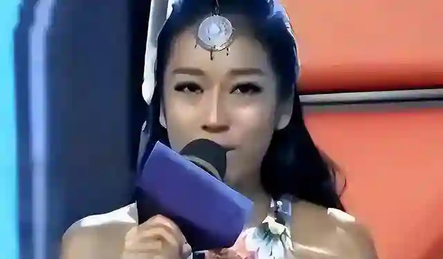 哭穷炫富，“知三当三”，装了10年的吉克隽逸，还是“自食恶果”