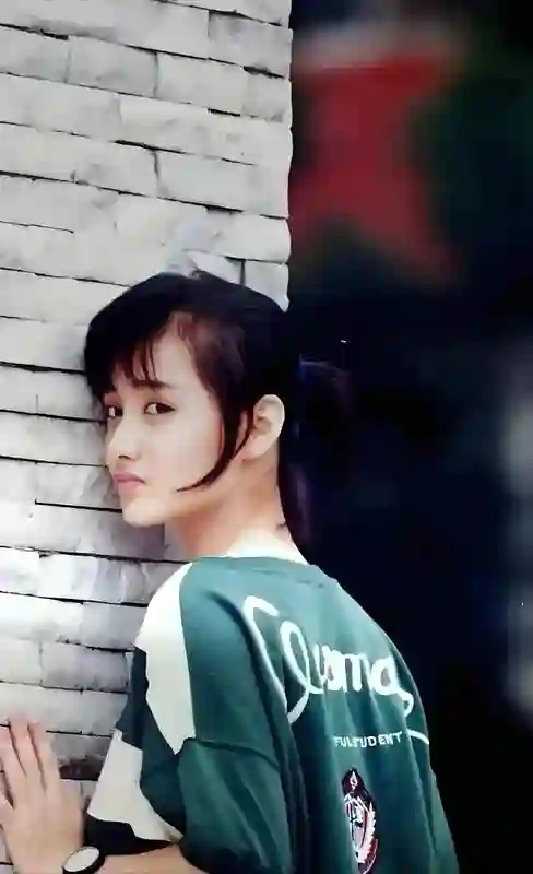 陈德容年过半百却跑去昆仑过生日，姐妹一起庆贺是真心？还是敷衍？