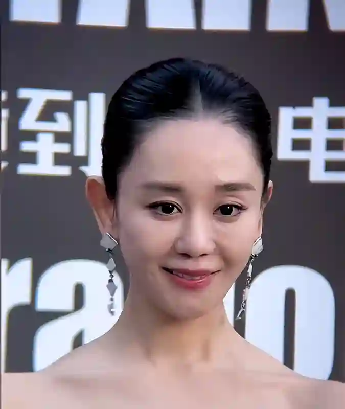 这一夜！孙俪更嫩了，林志玲皮包骨，海陆性感，我却被杨紫惊艳了