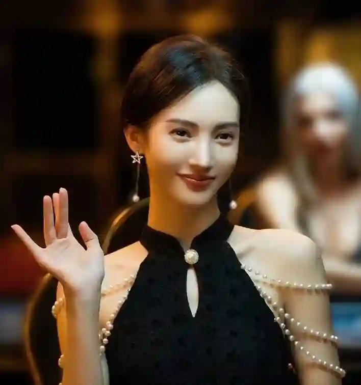 金晨颜值大变，模样引发热议，之前状态一落千丈！