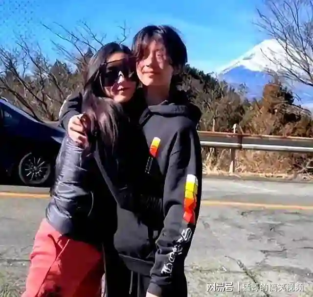 张柏芝谢霆锋不用复婚！将来都要住在儿子家，终究还是一家人