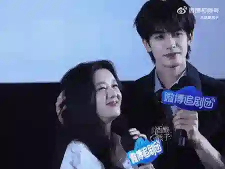 这两张脸谈恋爱，怎么可能有人反对？