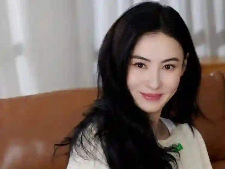 张柏芝首次承认，伤她最深不是陈冠希，是让她3年怀孕5次的男人