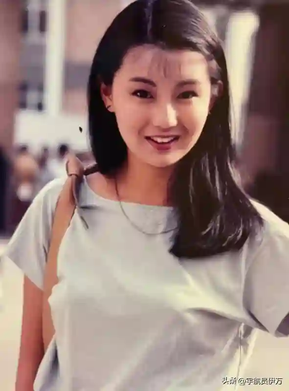 万万没想到，单身未育的张曼玉，如今在60岁活成了人生赢家
