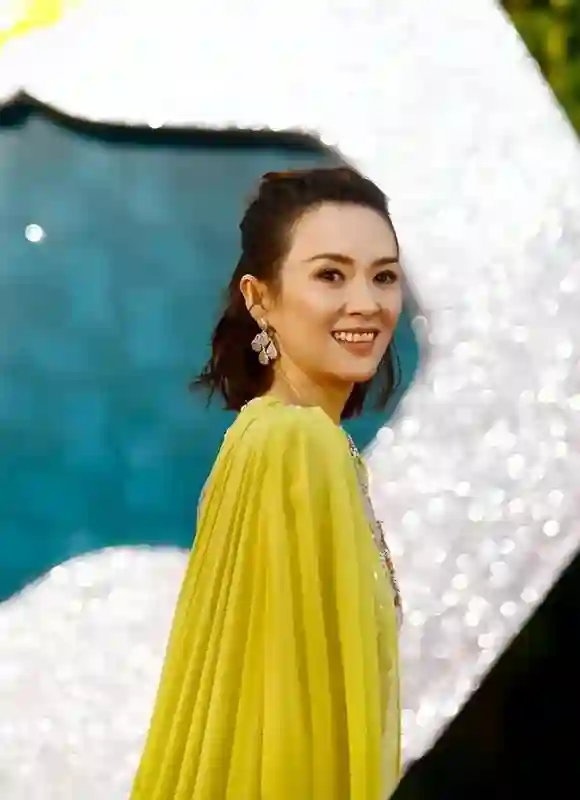 摊牌了，46岁章子怡突然官宣好消息，全网恭喜，终于等到这一天！