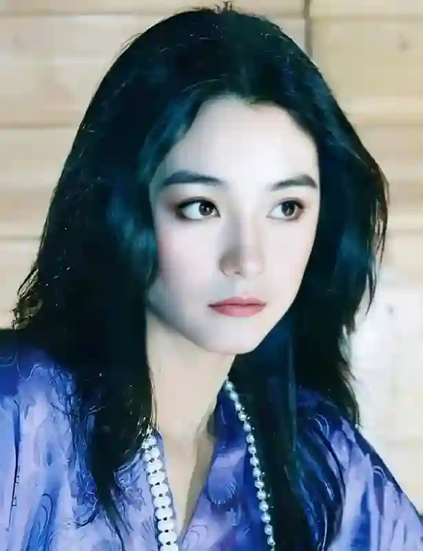 林青霞和10位女星的25张合照，看完了，才明白绝色与漂亮的差异