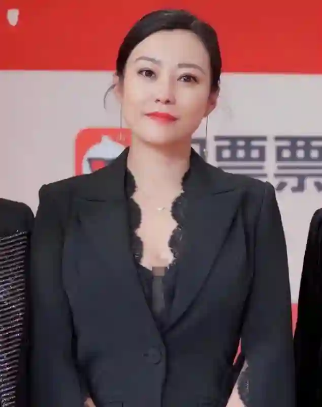 郝蕾一句话，扯下了内娱最后一丝“体面”，邓超成众矢之的