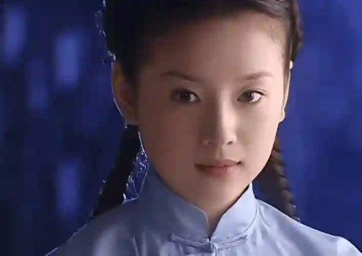 董洁没想到，和潘粤明离婚12年后，自己16岁的儿子开始为她争光了