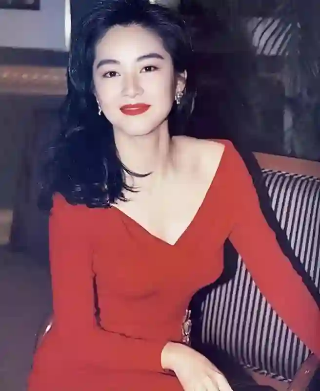 林青霞和10位女星的25张合照，看完了，才明白绝色与漂亮的差异