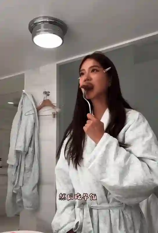 钟丽缇两女儿美国拍vlog！Jaden考拉混血颜值太吸睛