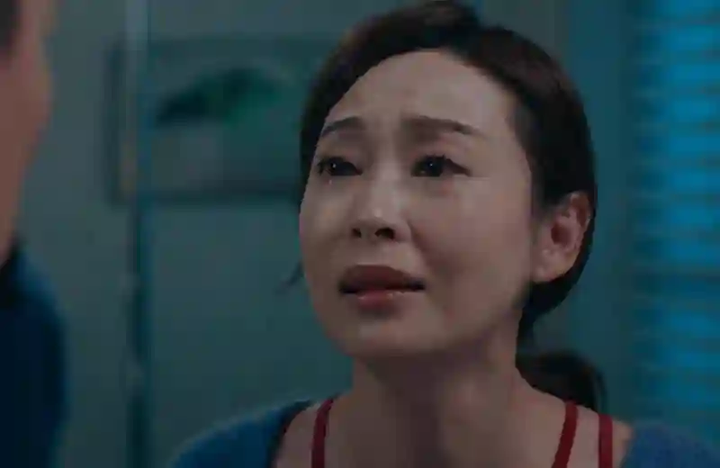 TVB视后姐姐大跳钢管舞，女人味十足！自爆患严重肩周炎使劲拉筋！