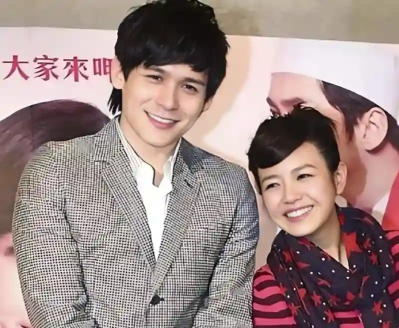 陈晓也没有料到吧？离婚才半年不到，他的前妻陈妍希就有了新生活