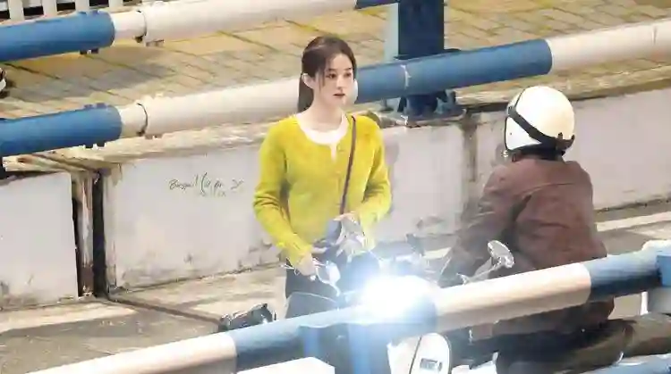37岁的赵丽颖还在吃少女这碗饭，是后继无人，还是想在舒适圈躺平