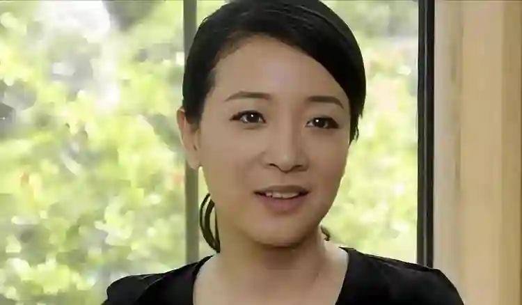 国家一级演员分居15年不离婚，轮椅丈夫默默承受，儿子也成演员