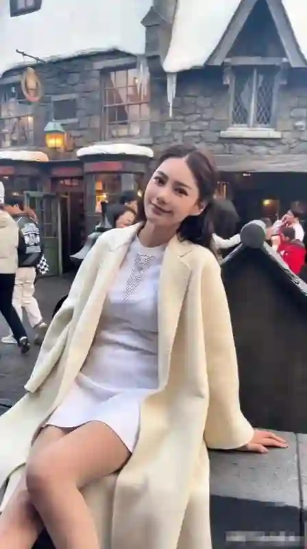 汪小菲老婆被偶遇!离开了奇奇怪怪的美颜,马筱梅漂亮得像洋娃娃