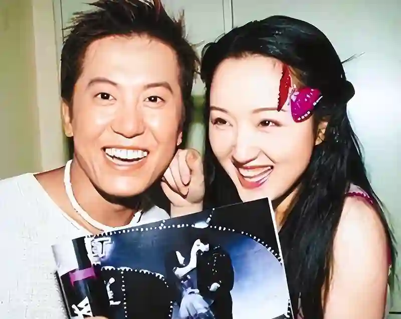 53岁杨钰莹现状：和母亲定居深圳，在豪宅种菜生活惬意，仍未结婚