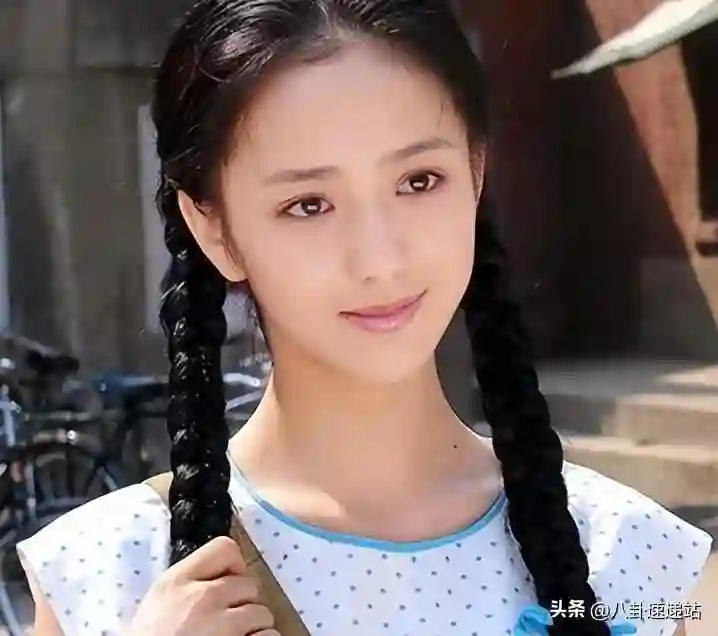 离婚4年，被曝再相信爱情的佟丽娅，终究没给陈思诚留