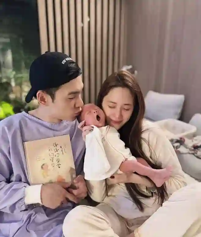张书豪谈随欧阳妮妮定居杭州：舍不得与4月龄宝宝分离